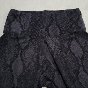 Express One Eleven Snakeskin Print Gray Leggings Gym Yoga Excercise Run XS NWOT